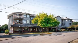 #4-7865 Patterson Rd  Central Saanich, BC V8M 2C7