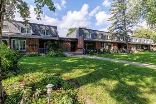 105-19 Boul. Kirkland  Kirkland, QC H9J 1N2
