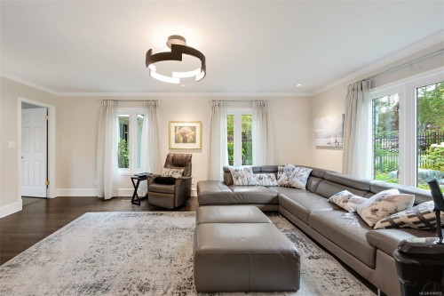 3075 Devon Rd, Oak Bay, BC 