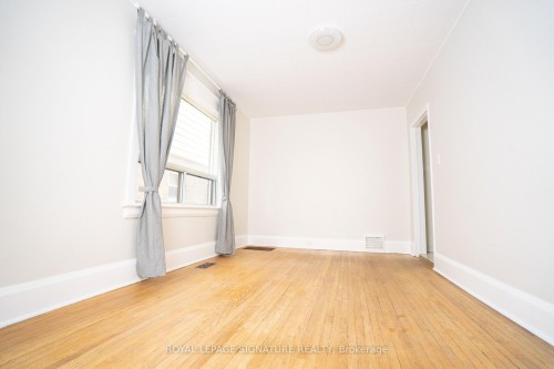 Upper-393 Milverton Boulevard , Toronto, ON M4J 1W1 4