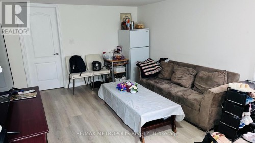 65 GLORIA STREET , Barrie, Ontario L4N 5W5 5