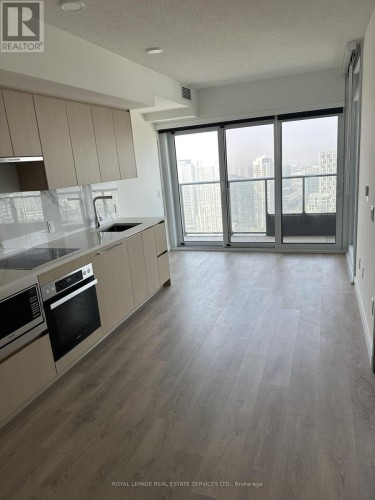 4615 B - 3 CONCORD CITYPLACE WAY , Toronto, Ontario M5V 0X4 2