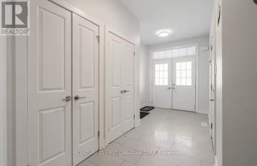 UPPER#11 - 2619 SHEFFIELD BOULEVARD , London South (South U), Ontario N6M 0G4 3