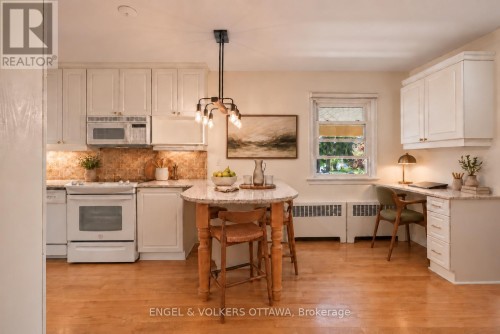 Photo has been virtually staged - 1396 Micmac Street, Ottawa, ON 