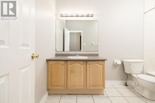 Main floor fulll bathroom - 127 Finn Court, Ottawa, ON 