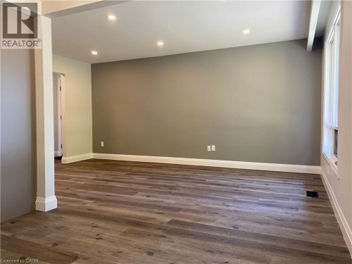 51 HIGHRIDGE Avenue Unit# 1 , Hamilton, Ontario L8E 3J7 2