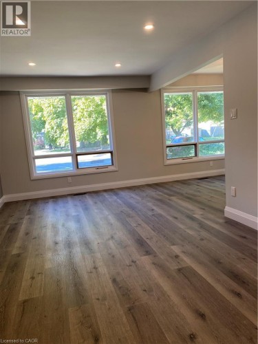 51 HIGHRIDGE Avenue Unit# 1 , Hamilton, Ontario L8E 3J7 4