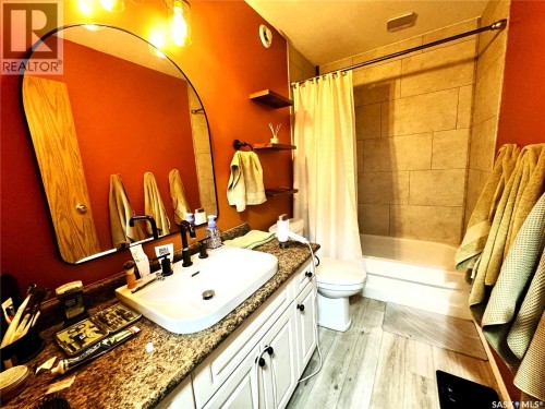 518 6Th Avenue Nw, Swift Current, SK 