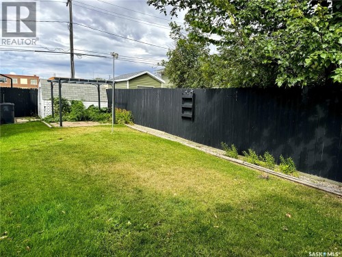 518 6Th Avenue Nw, Swift Current, SK 