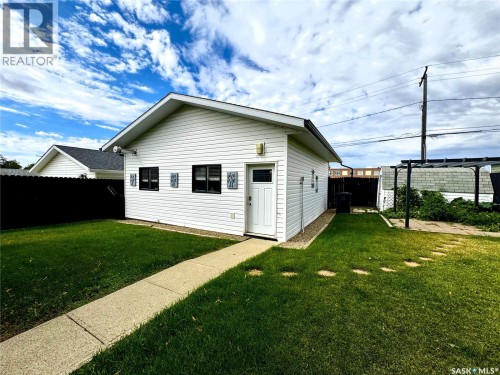 518 6Th Avenue Nw, Swift Current, SK 
