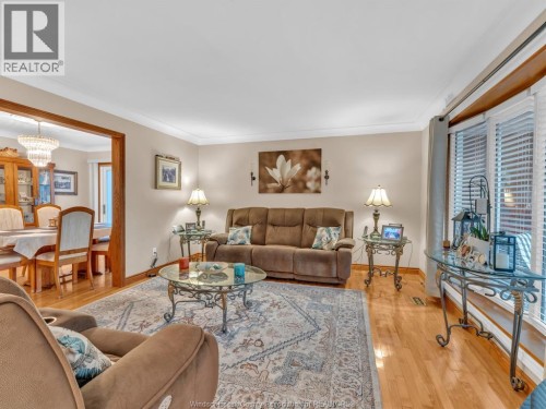 9975 Holly Crescent, Windsor, ON 