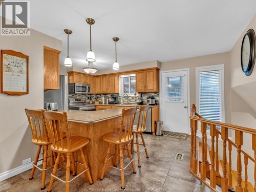 9975 Holly Crescent, Windsor, ON 