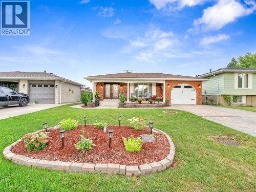 9975 Holly Crescent, Windsor, ON 