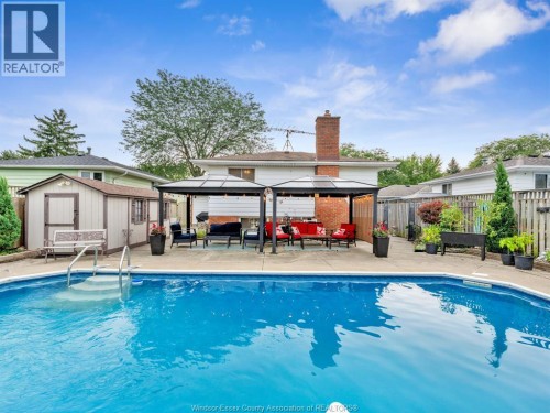 9975 Holly Crescent, Windsor, ON 