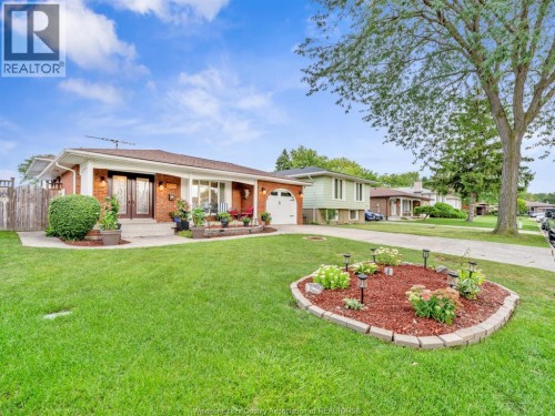 9975 Holly Crescent, Windsor, ON 