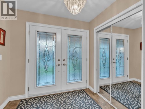 9975 Holly Crescent, Windsor, ON 