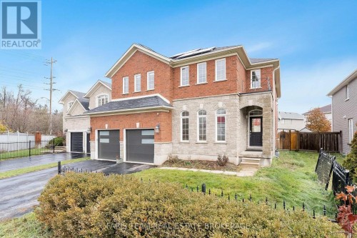 3 PRINCE WILLIAM WAY  Barrie, ON L4N 0Y9