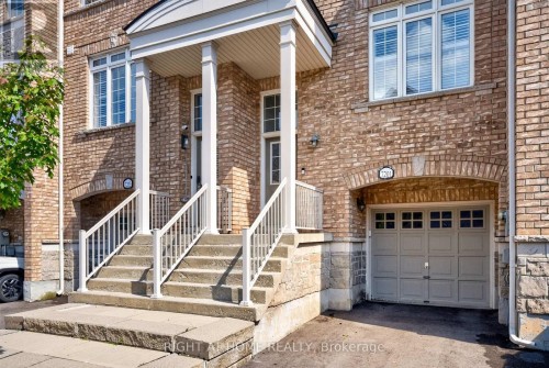 7201 Triumph Lane, Mississauga, ON 