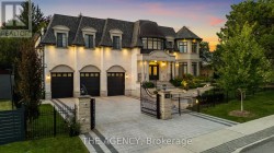 18 SUNCREST DRIVE Toronto, ON M3C 2L2