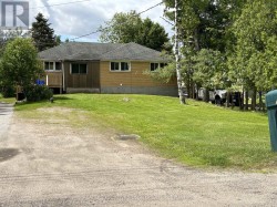 251 CEDAR HEIGHTS ROAD W North Bay (College Heights), ON P1B 8G3