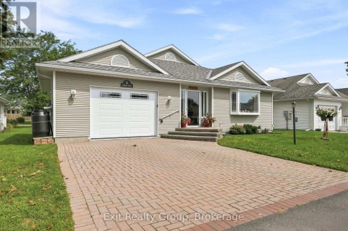 6 Heritage Drive, Prince Edward County (Wellington), ON 