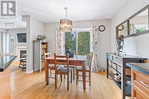 1069 Knotty Pine Grove, Mississauga, ON 