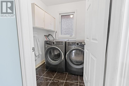 1069 Knotty Pine Grove, Mississauga, ON 