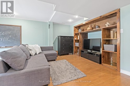 1069 Knotty Pine Grove, Mississauga, ON 
