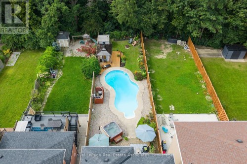 1069 Knotty Pine Grove, Mississauga, ON 