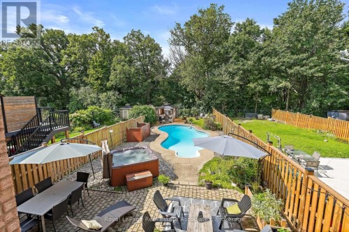 1069 Knotty Pine Grove, Mississauga, ON 