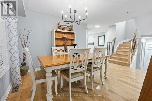 1069 Knotty Pine Grove, Mississauga, ON 