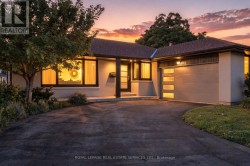 16 OLDHAM ROAD  Toronto, ON M9A 2B7