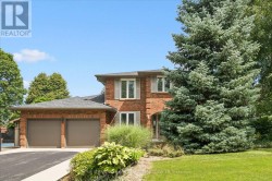 1 CHATTERSON DRIVE Hamilton, ON L9G 1B6