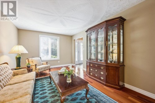 1 Chatterson Drive, Hamilton, ON 