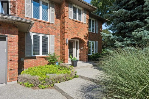 1 Chatterson Drive, Hamilton, ON 