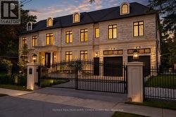 23 SANDFIELD ROAD Toronto, ON M3B 2B5
