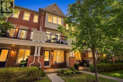 8 AYERS CRESCENT Toronto, ON M1L 0G6