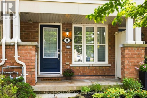 8 Ayers Crescent, Toronto, ON 