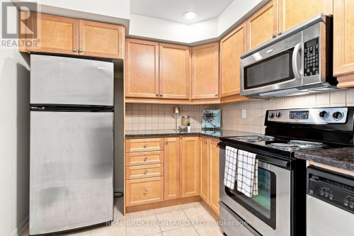 8 Ayers Crescent, Toronto, ON 