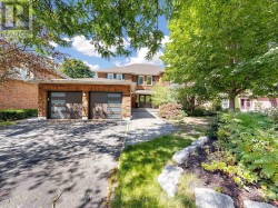 48 PETCH CRESCENT  Aurora, ON L4G 5N9