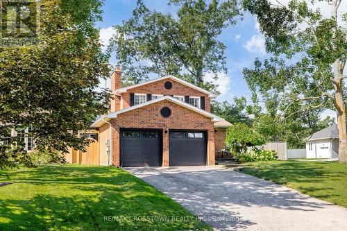 63 OAKRIDGE DRIVE  Barrie, ON L4N 5N6