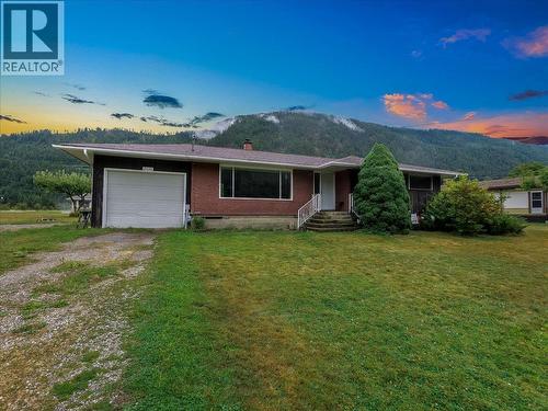 2626 Shoreacres Road  Castlegar, BC V1N 4P8