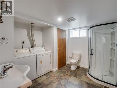 Basement Suite Bathroom - 2626 Shoreacres Road, Castlegar, BC 