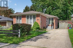 270 HOMEWOOD AVENUE Toronto, ON M2R 2N3