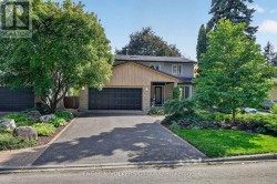 22 LYNHURST AVENUE  Ottawa, ON K1V 9W7