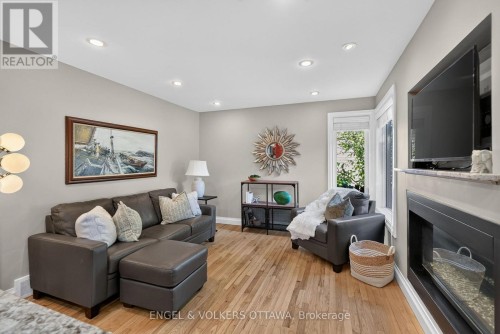 22 Lynhurst Avenue, Ottawa, ON 