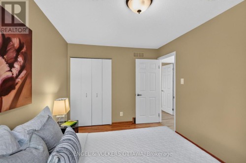 22 Lynhurst Avenue, Ottawa, ON 