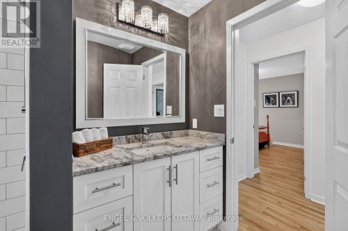 22 Lynhurst Avenue, Ottawa, ON 