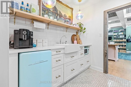 84 Sherbrooke Avenue, Ottawa, ON 