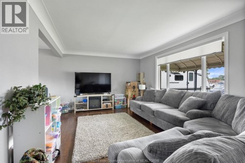 399 ST. PETER STREET , Lakeshore, Ontario N8L 0N3 3